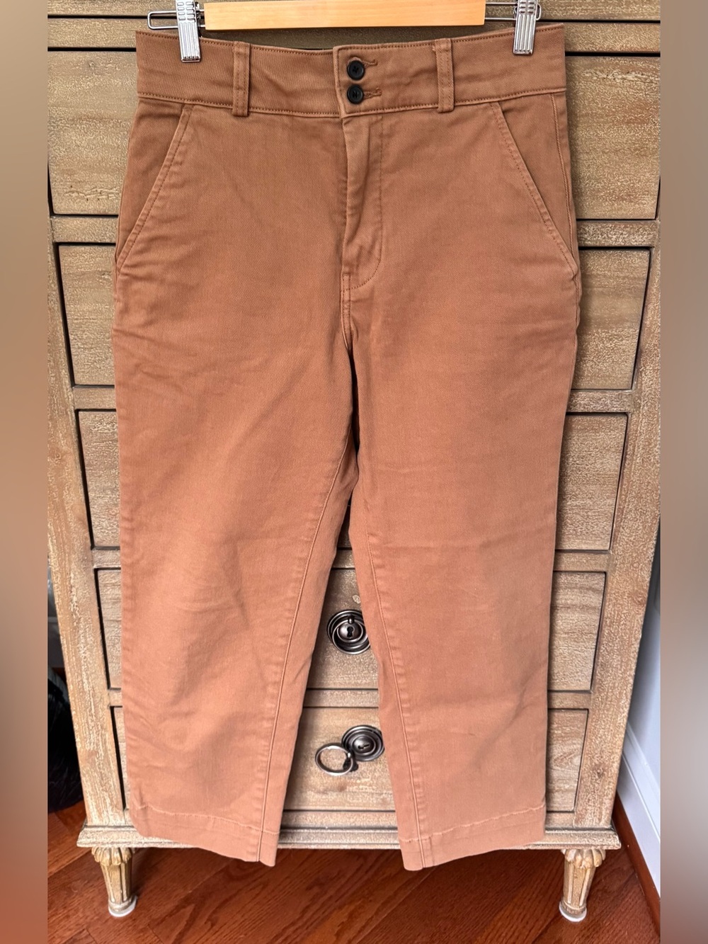 Everlane women’s Chinos in Rust